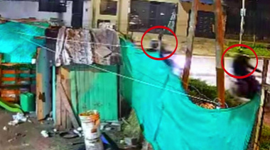 Manada de ladrones persiguieron a motociclista y le robaron todo al amanecer