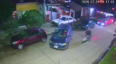 Choque de auto y moto en Moreno: la ambulancia asistió al herido media hora después