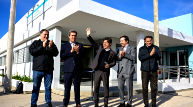 Kicillof volvió a diferenciarse de Milei y mostró "Estado presente" en Luján