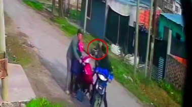 Dispararon al aire y apuntaron al rostro de un niño para robar una moto