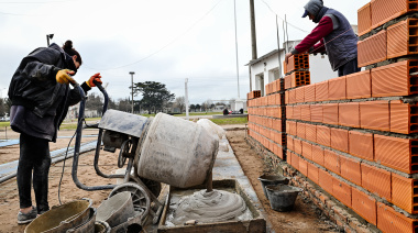 25 de Mayo avanza con la construcción de un nuevo salón para adultos mayores en el Estadio Municipal