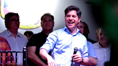 Kicillof desembarcó en Misiones con traje de candidato: la cumbre con Passalacqua y la arenga en el PJ