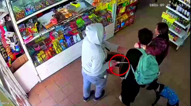 Con el rostro cubierto, violento y distraído ladrón atacó un mercado en Avellaneda