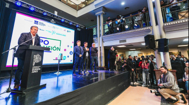 Kicillof y Cascallares encabezaron la “Expo Inclusión” junto a más de 50 empresas en Almirante Brown