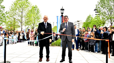 Recuperación de espacio público: Alak inauguró la renovada Plaza España
