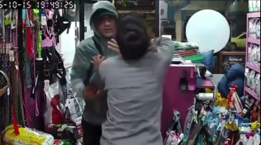 "Me hiciste hacer pis": violento robo en un pet shop del Conurbano