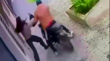 Nueva modalidad: motochorro chocó a una mujer para robarle la cartera