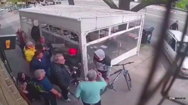Tensión en Mar del Plata: circulaba a alta velocidad por la vereda y atropelló a una mesera