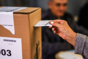 Elecciones desdobladas: la Provincia prepara un programa para fomentar el voto y el despliegue de 22 mil policías