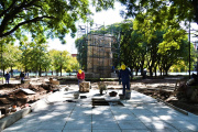 En La Plata, las obras de reconstrucción de la Plaza Rocha avanzaron un 75%