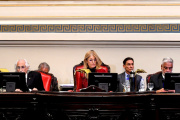 Sin la prensa y con desempate de Magario, el Senado aprobó las reelecciones indefinidas