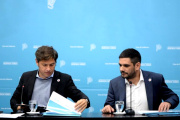 Afiliados de IOMA acusan a Kicillof de desviar fondos para la campaña y piden la renuncia de Giles