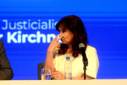 “Cobarde” y “títere vende patria”: Cristina Kirchner destrozó a Milei por la suba del dólar