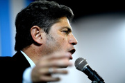 Kicillof acusó a Milei de hacer campaña para que la gente no vaya a votar