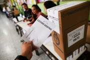 Alarmas encendidas: las elecciones se acercan y hay tres distritos sin listas de Fuerza Patria