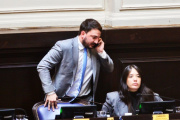 Diputados libertarios presionan a Kicillof y exigen que el IOMA pague la deuda con el Garrahan