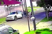 Banda de adolescentes robó una camioneta a culatazos y detuvieron a un sospechoso de 14 años