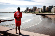 Las playas de Pinamar no tendrán guardavidas por una polémica decisión del municipio