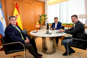 Modo candidato: Kicillof recibió al embajador de España antes de su gira por Madrid y Barcelona