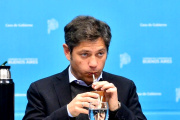 Kicillof va a la Corte y presiona a Milei para que pague la deuda con la caja jubilatoria