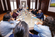 Kicillof reunió a gremios y ministros de provincias "díscolas" para frenar la reforma laboral de Milei