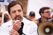 Kreplak esquiva la crisis de IOMA y acusa al gobierno de Milei de usarlo como “pantalla política”