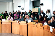 Grave polémica en Berisso: el oficialismo aprobó que proveedores municipales definan el aumento de tasas