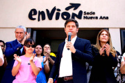 En medio de la crisis, Kicillof aprobó un desembolso millonario para planes de asistencia social