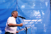 Frente a la militancia en Parque Lezama, Máximo arengó "Cristina candidata" y lanzó más dardos contra Kicillof