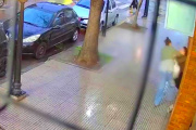 Empleada descubrió y peleó con una mechera en un local de Villa Devoto