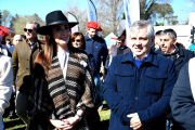 Villarruel pisó territorio bonaerense: foto política con el intendente de Chivilcoy y críticas a Milei