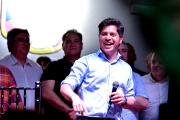 Kicillof desembarcó en Misiones con traje de candidato: la cumbre con Passalacqua y la arenga en el PJ
