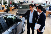 Gasto sobre ruedas: Kicillof desembolsa $262 mil millones en vehículos mientras reclama fondos a Milei