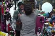"Me hiciste hacer pis": violento robo en un pet shop del Conurbano
