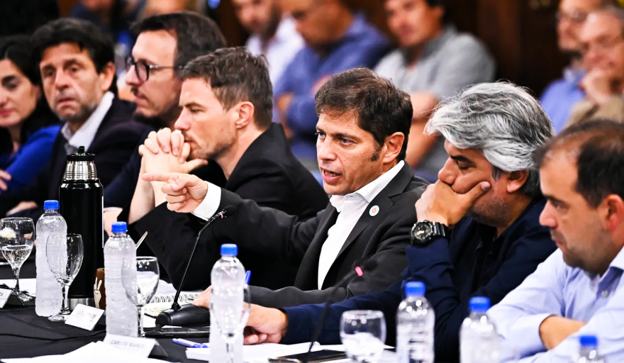 El gobierno de Kicillof acordó un aumento con estatales: qué pasa con los docentes