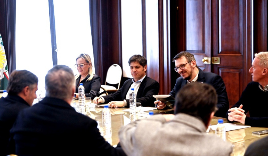 El "Grupo AFA" se planta en la interna, defiende a Kicillof y pide paz en el peronismo