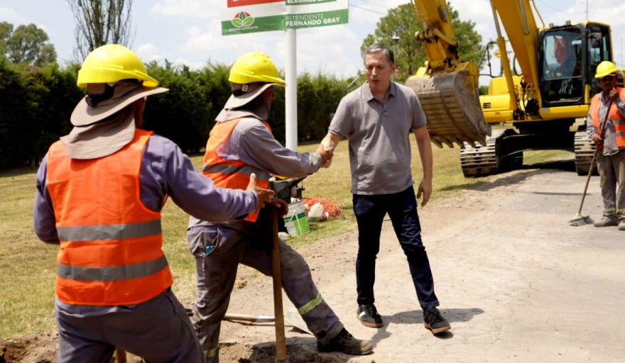 Polémica en Esteban Echeverría: la oposición presiona a Gray por más transparencia en las obras públicas